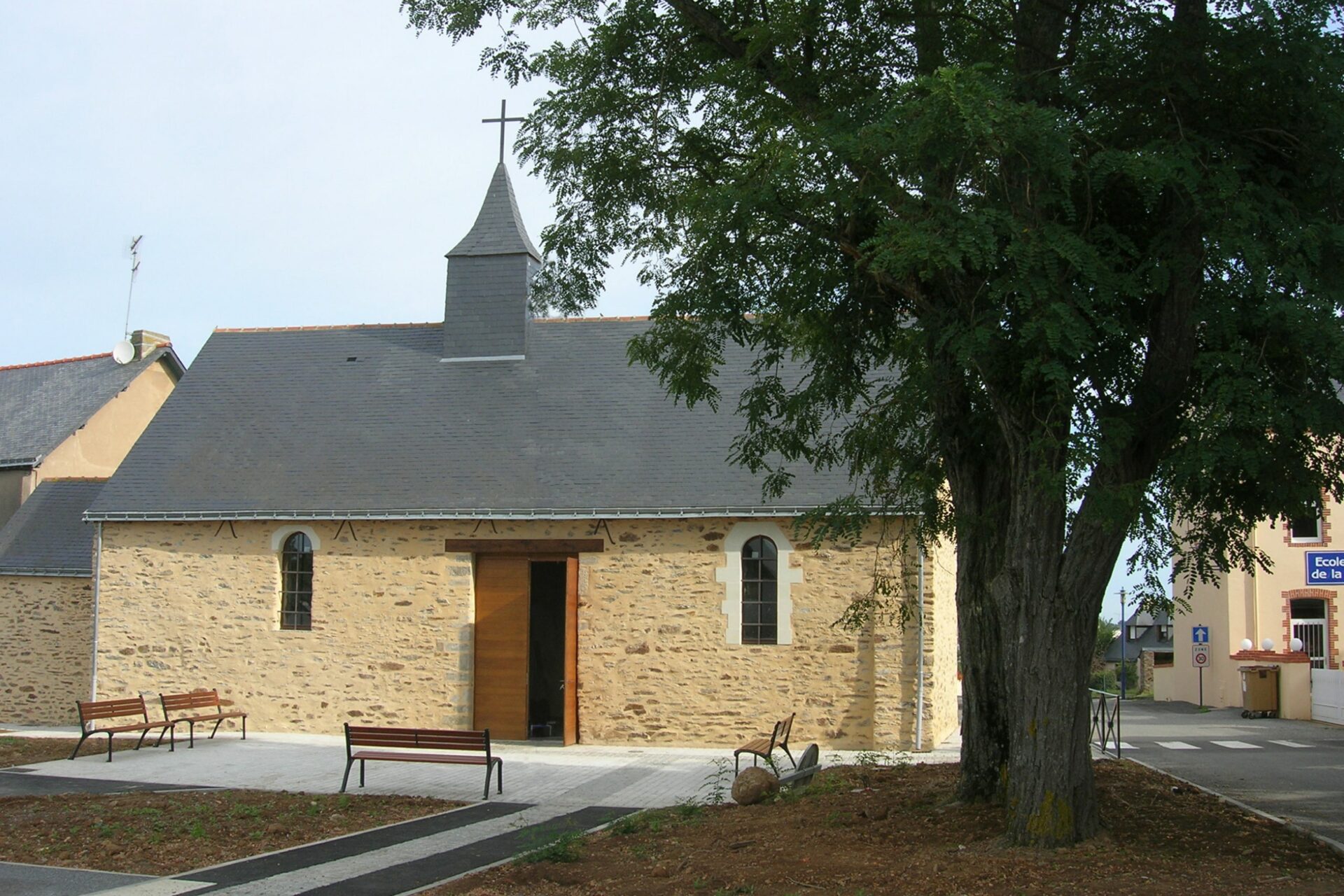 Transformation de la Chapelle de la Madeleine en Espace Culturel Aménagement de sa place et ses abords FÉGRÉAC (44)